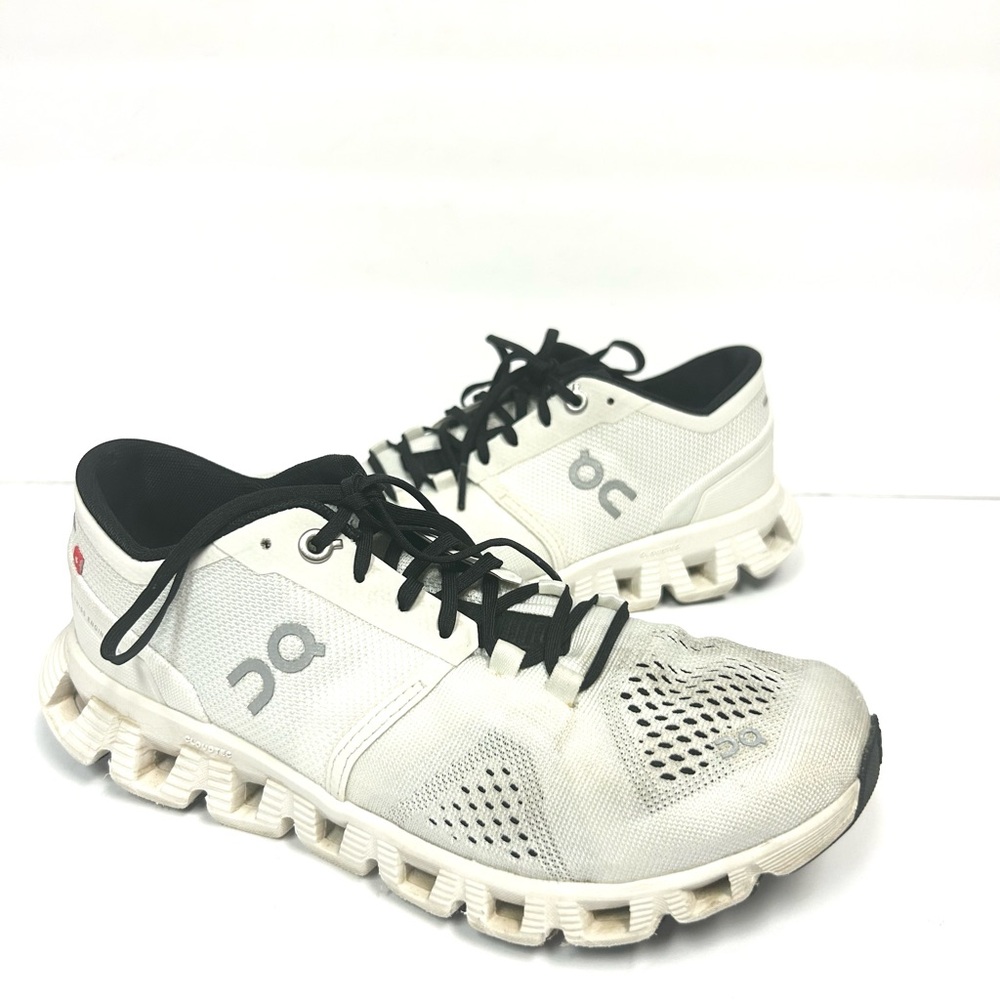 On Running Shoes Women 6.5 White/black Swiss Engineered Cloud Comfort Athletic - Picture 6 of 13